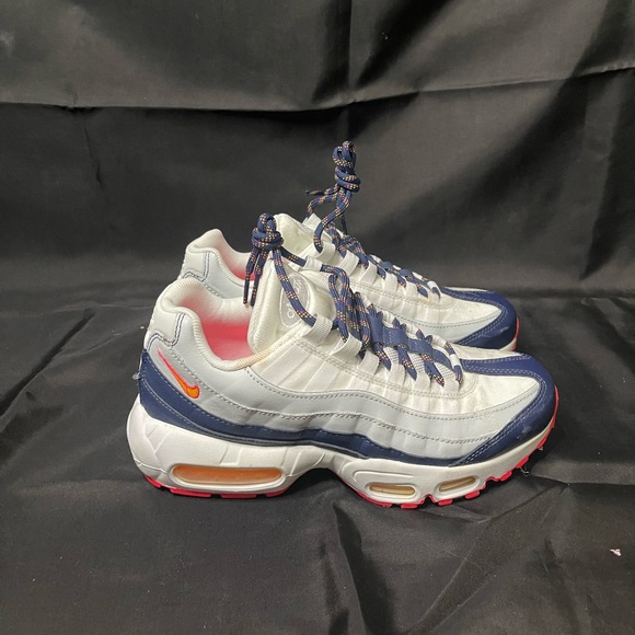 Women’s Nike Air Max 95 - Picture 2 of 5